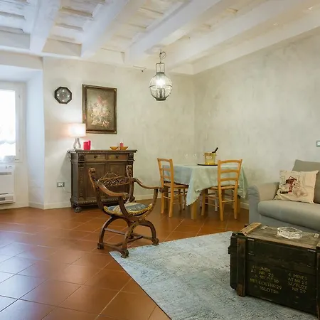 - Uffizi Classic Apartment